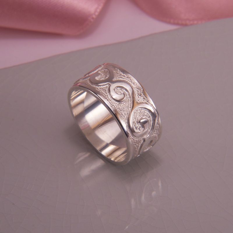 Damen Ring mit Wellenmuster aus Silber